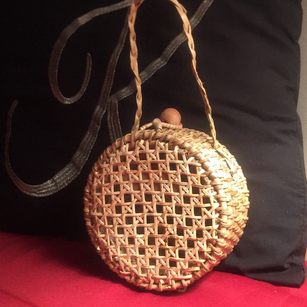 Wicker Clutch